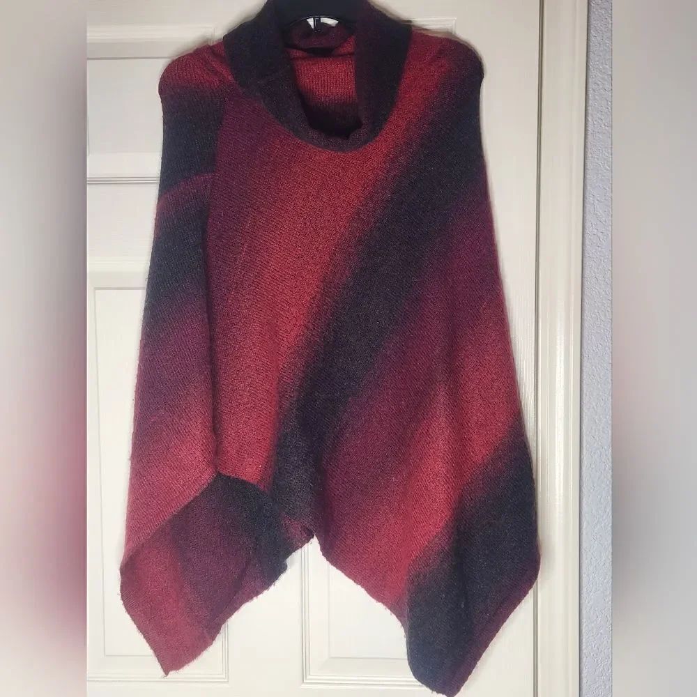 Calessa L/XL WOOL Blend Colorblock Cowl Neck Red Black Cranberry Women’s Poncho